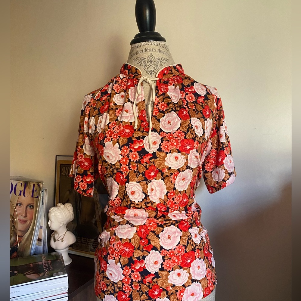 Vintage Lady Caribou floral short sleeve blouse. - Picture 5 of 5